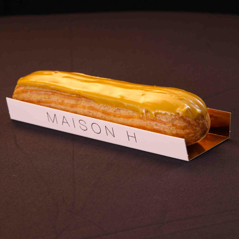 eclair au café